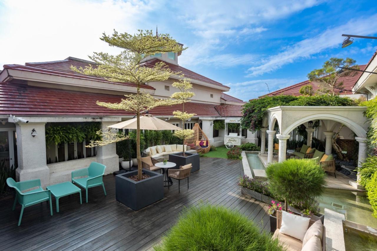Yanliau Hualien Farglory Hotel מראה חיצוני תמונה The courtyard of the hotel
