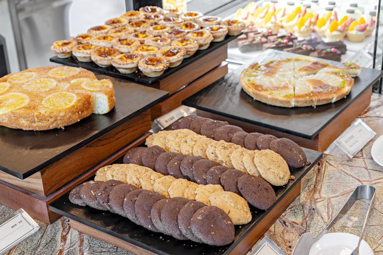 Yanliau Hualien Farglory Hotel מראה חיצוני תמונה A selection of pastries